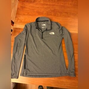 The North Face Women’s Gray Pullover Athletic Top